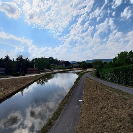 Aupres Du Lavoir Remigny Екстериор снимка